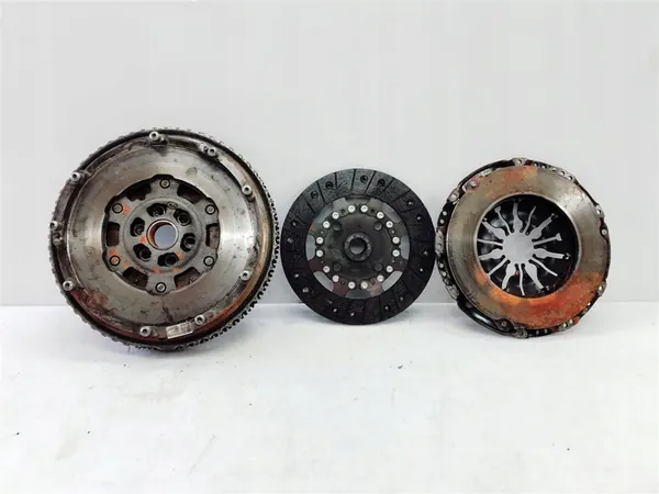 RENAULT DACIA NISSAN 1.2 TCE Conjunto de Embreagem DMF image 3