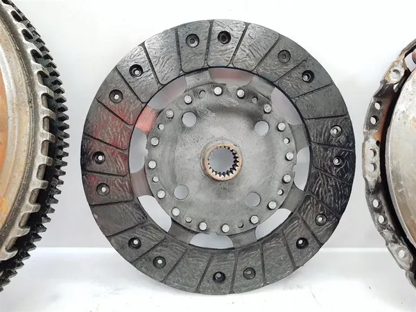 RENAULT DACIA NISSAN 1.2 TCE Conjunto de Embreagem DMF image 6