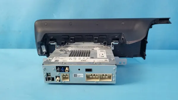 KIA SORENTO IV Radio Navigation Display OEM 96560-P4420 image 7