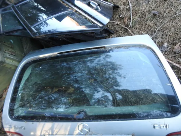 Gebruikte OEM szyba linker achterruit Mercedes W163 image 2