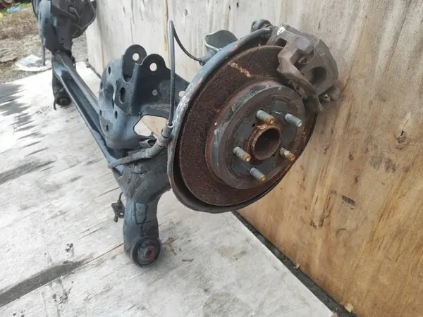 Toyota Prius (XW50) 2015 Trave Posteriore image 7