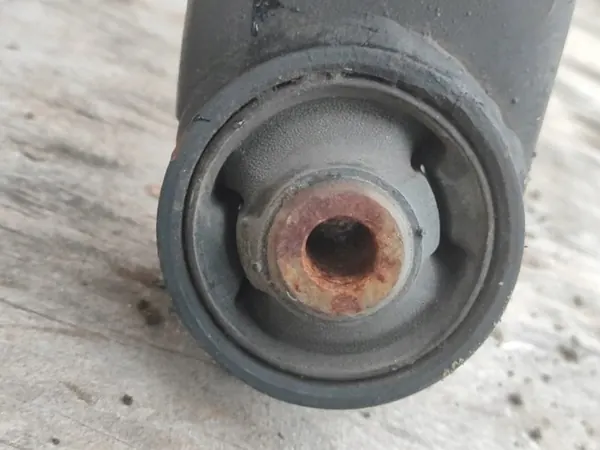 Toyota Prius (XW50) 2015 Trave Posteriore image 9