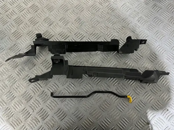 OEM 13223758/13266903 Etulokasuojasarja Opel Corsa D:lle image 2