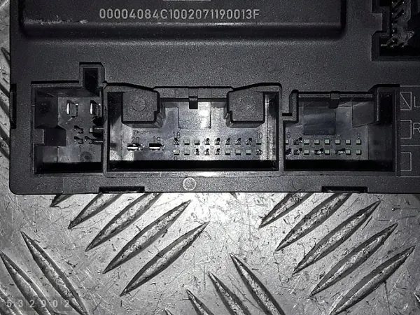 2007 Audi A6 C6 ECU 4f0959793f Käytetty image 4