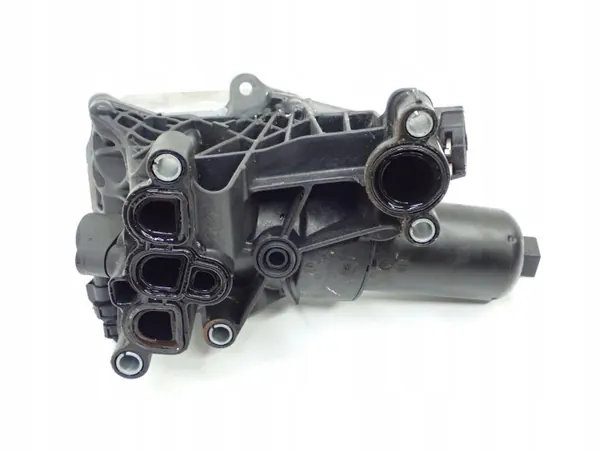Oljefilterfäste OEM 05L115389AH VW Tiguan II image 4