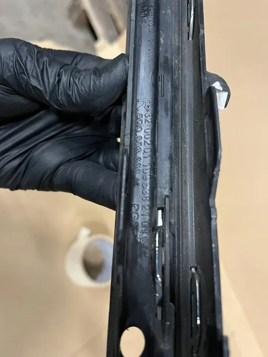 Etupuskuri Trim Oikea Chrome VW Golf VII image 3