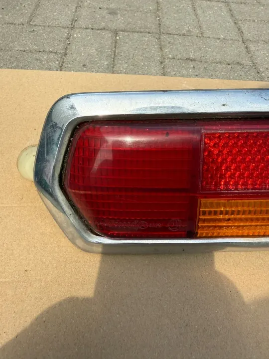 Feu Arrière Mercedes OEM A1088260251 Droit Occasion image 6