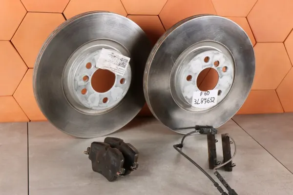 OEM 6865713 6860019 Bremscheiben & Beläge Vorne Set image 2