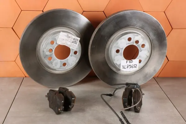 OEM 6865713 6860019 Bremscheiben & Beläge Vorne Set image 3