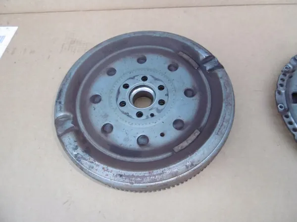 VW T5 LIFT EMBREAGEM 2.0 TDI image 2