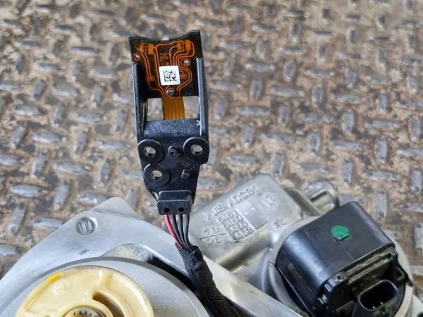 BMW Stuurbekrachtigingspomp OEM 38242488 - Gebruikt image 7