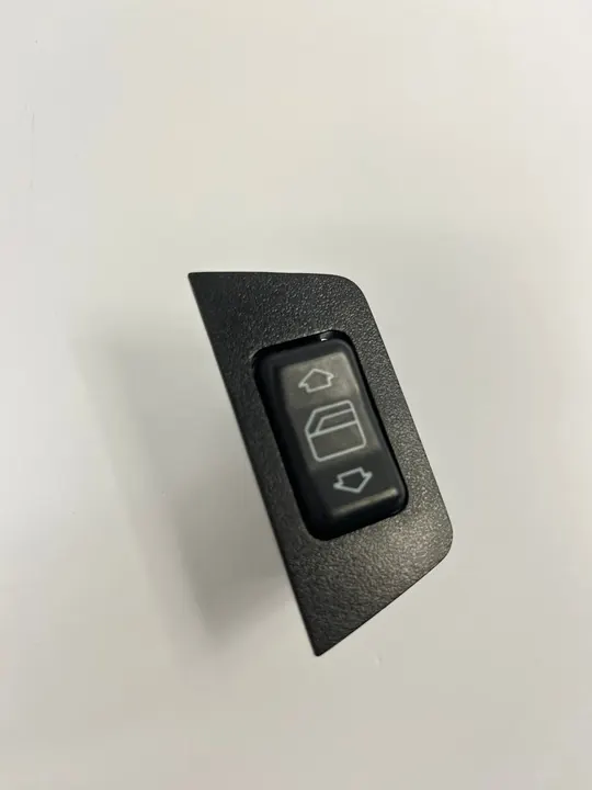 Moldura do Interruptor de Janela Elétrica Traseira Mercedes W124 image 4