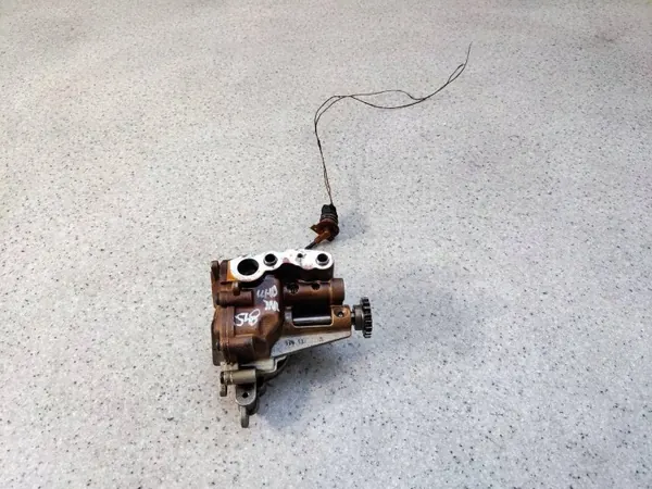 Begagnad oljepump OEM 150127302R för Renault image 2