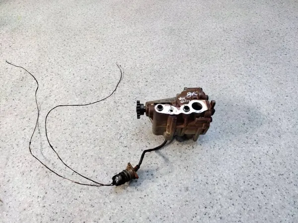 Begagnad oljepump OEM 150127302R för Renault image 4