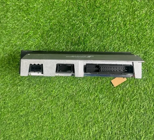 Audi A6 C6 Radiovahvistin OEM 4F0035223G image 5