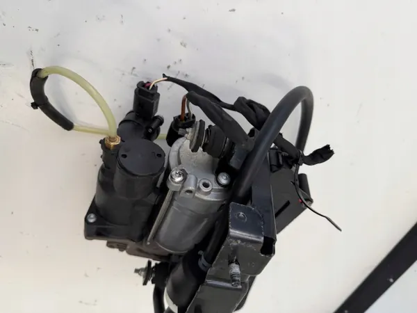 Mercedes ML GLE GL GLS Compresseur Airmatic A1663200104 image 5