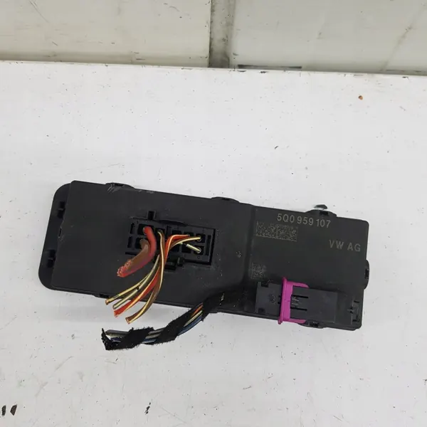 Módulo de maletero OEM 5Q0959107 para Volkswagen Passat B8 image 2