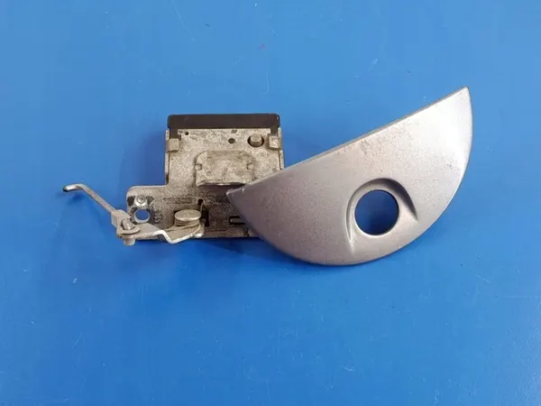 OPEL CORSA C LIFT Baklucka Lås 90534769 Ställdon image 2