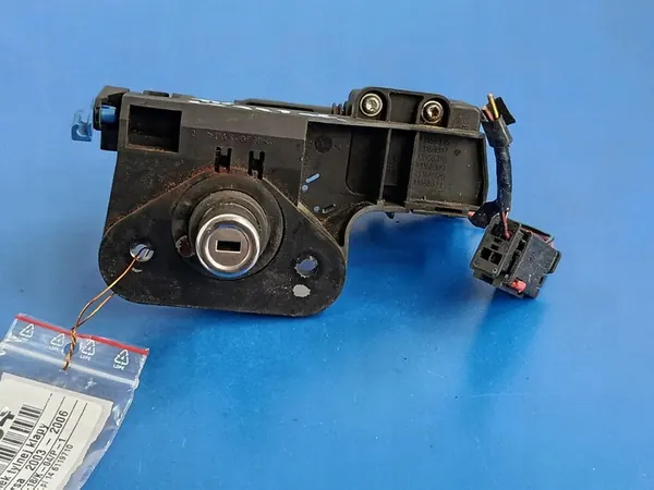 OPEL CORSA C LIFT Baklucka Lås 90534769 Ställdon image 6