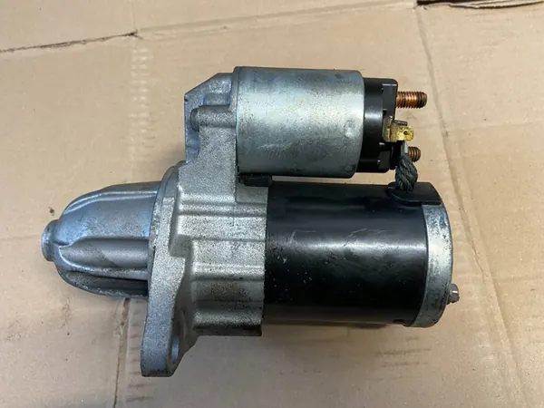 Motor de arranque Subaru Outback 2.5B image 2