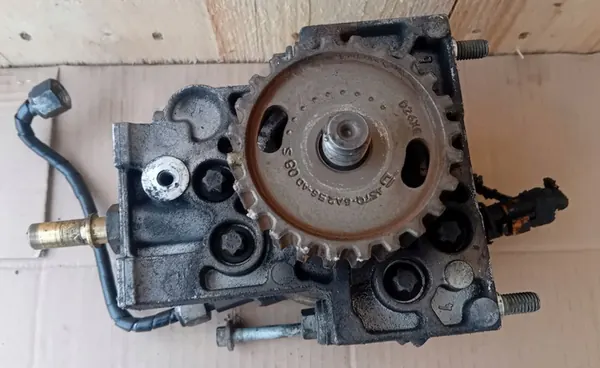 Brandstofpomp Citroen C5 Land Rover Jaguar 2.7 HDI 4S7Q-9B395-AL image 3