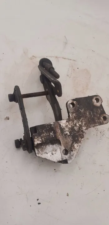 Daewoo Servopumpenhalterung OEM 060359 image 9
