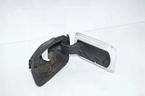 BMW X1 F48 Brandstofklep OEM 7359171 - Gebruikt image 5