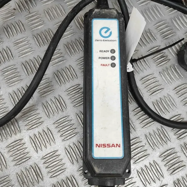 Cable de carga batería Nissan 296905SH0A - Usado image 6
