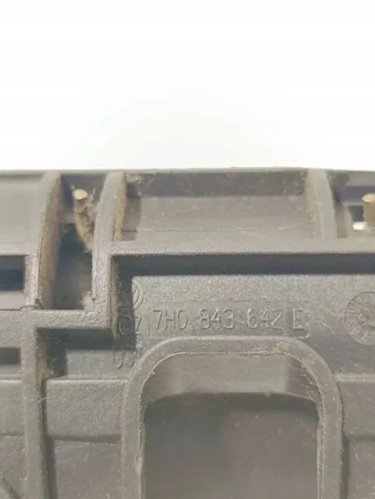 VW T5 Schiebetürgriff OEM 7H0843642E - Gebraucht image 2