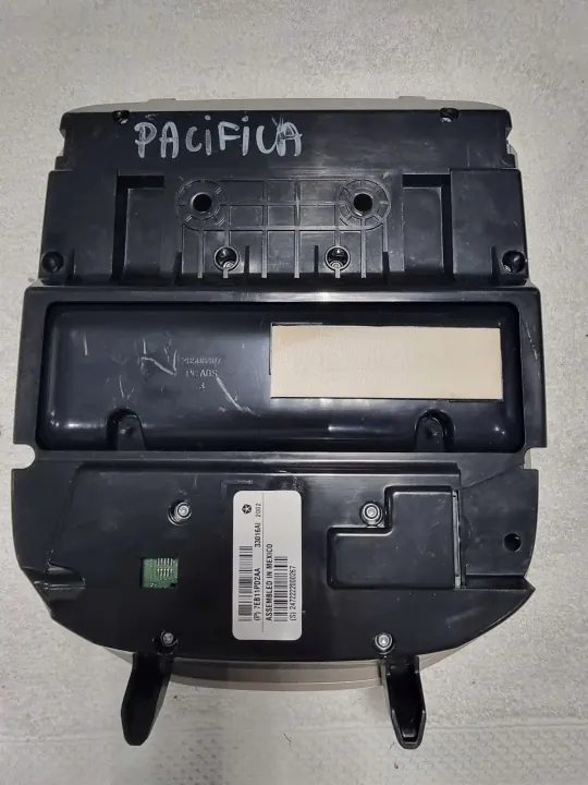 Luz de techo Chrysler Pacifica II OEM 7EB11PD2AA image 6