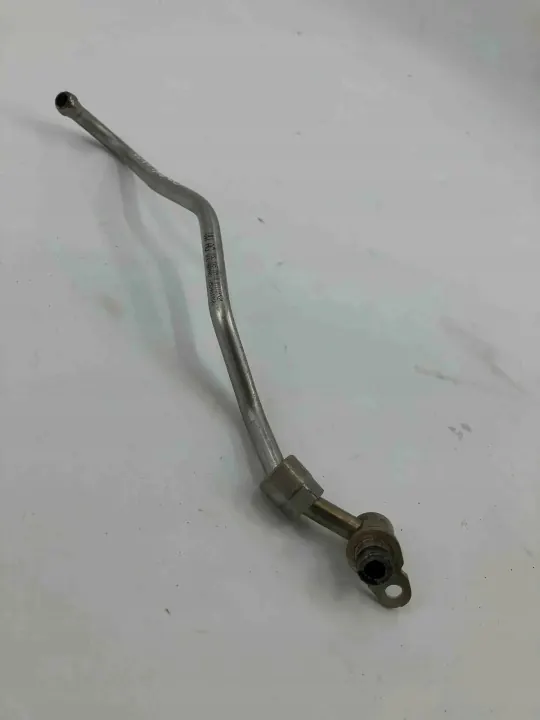 VW Turbo-Schmierleitung OEM 05L145771D Gebraucht image 2
