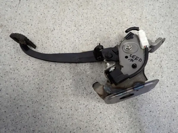 Pedal da embraiagem KIA CEED 07-11 - Peça OEM image 2