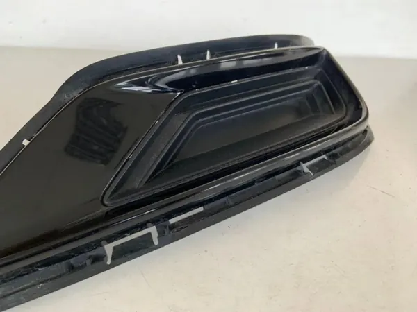 Punta de escape Audi OE usado OEM 4M8807319A image 3