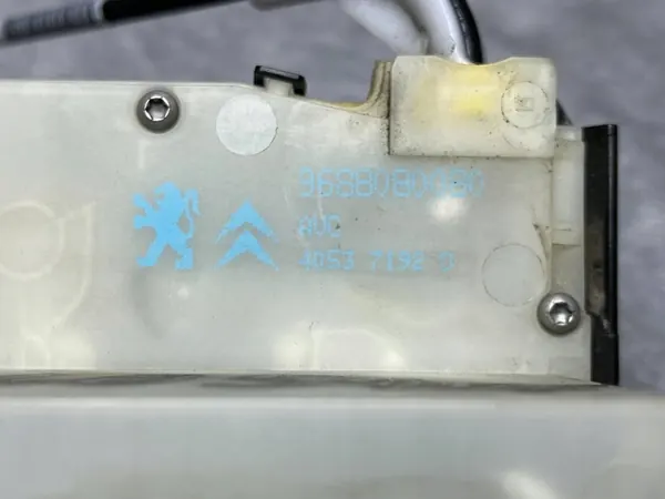 Fram vänster lås Peugeot 208 9688080080 image 3