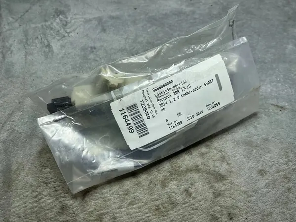 Fram vänster lås Peugeot 208 9688080080 image 4