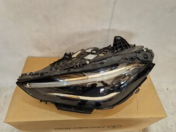 Faros izquierdo Mercedes CLE A2369065300 image 2