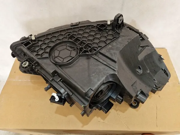 Faros izquierdo Mercedes CLE A2369065300 image 4