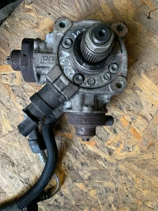 Kraftstoffpumpe Audi A4 A5 Q5 A6 Q7 3.0 TDI 059130755BF image 4