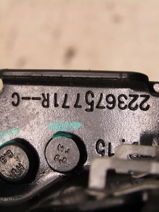 Soporte sensor combustible OEM 223675771R Nissan Qashqai image 3