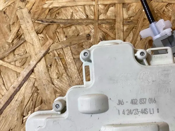 Cerradura de puerta trasera derecha PORSCHE CAYENNE 9A783911600 image 4