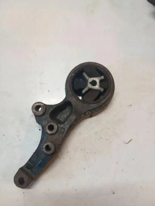 Moottorin kiinnike VOLVO C70 II CABRIO 2.4L diesel image 3