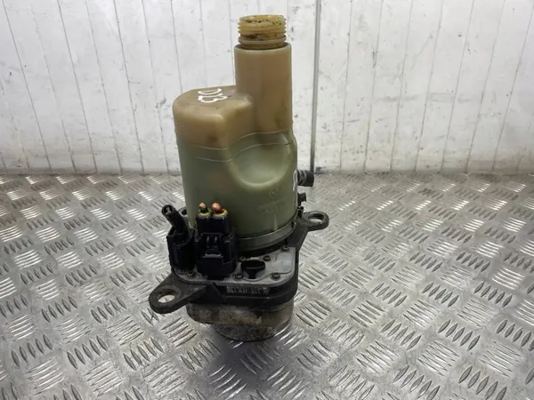 Ohjaustehostimen pumppu Volvo V50 S40 C30 Ford Focus MK2 5N513K514AD image 5