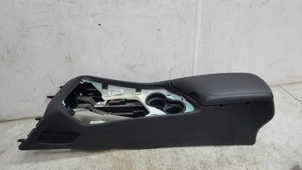 Túnel de reposabrazos Dodge Challenger 2015 OEM image 2