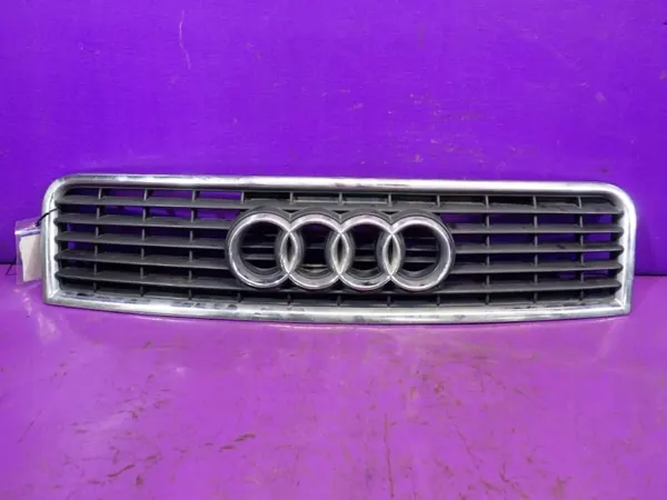 Emblema de grelha Audi A4 B6 OEM Zawada-377162- Usado image 2