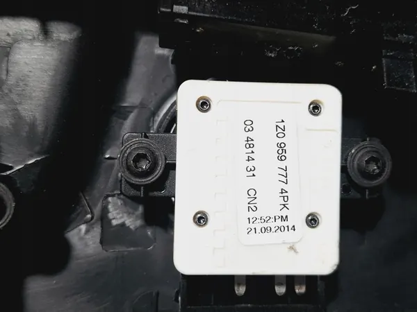 Vorderer linker Sitzsteuerungsschalter Skoda Superb II image 8