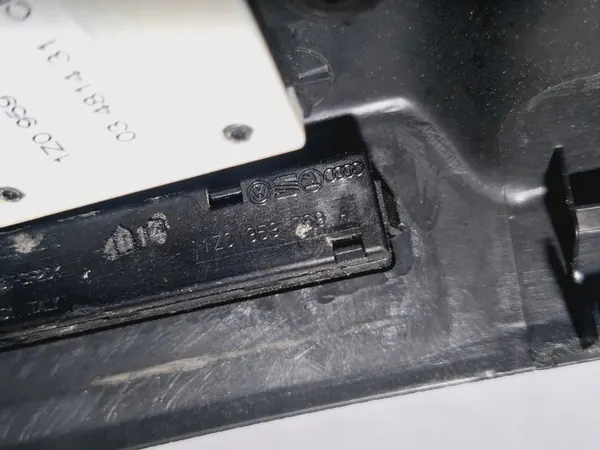 Vorderer linker Sitzsteuerungsschalter Skoda Superb II image 9