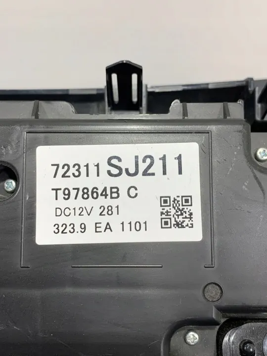 Subaru Forester ilmastointipaneeli OEM 72311SJ211 image 9