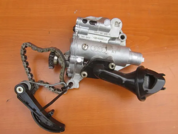 Oljepump VW Audi Skoda Seat 2.0 TSI TFSI 06H115105BN image 8