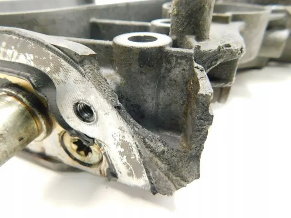 Pompe à huile OEM 1339098 pour Opel Vectra C 1.8 16V image 8