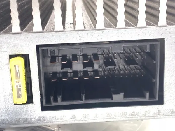OEM 9133913 Signalmodul-Verstärker BMW E71 2007-2014 image 3